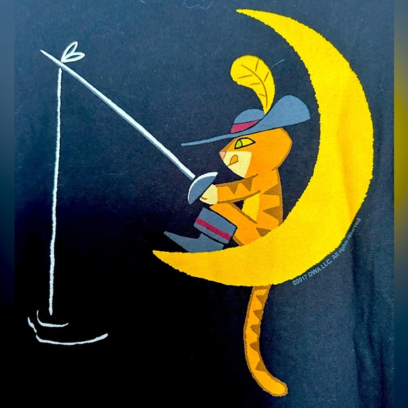 PUSS IN BOOTS UNISEX CREW SHIRT SIZE XL - Picture 4 of 6